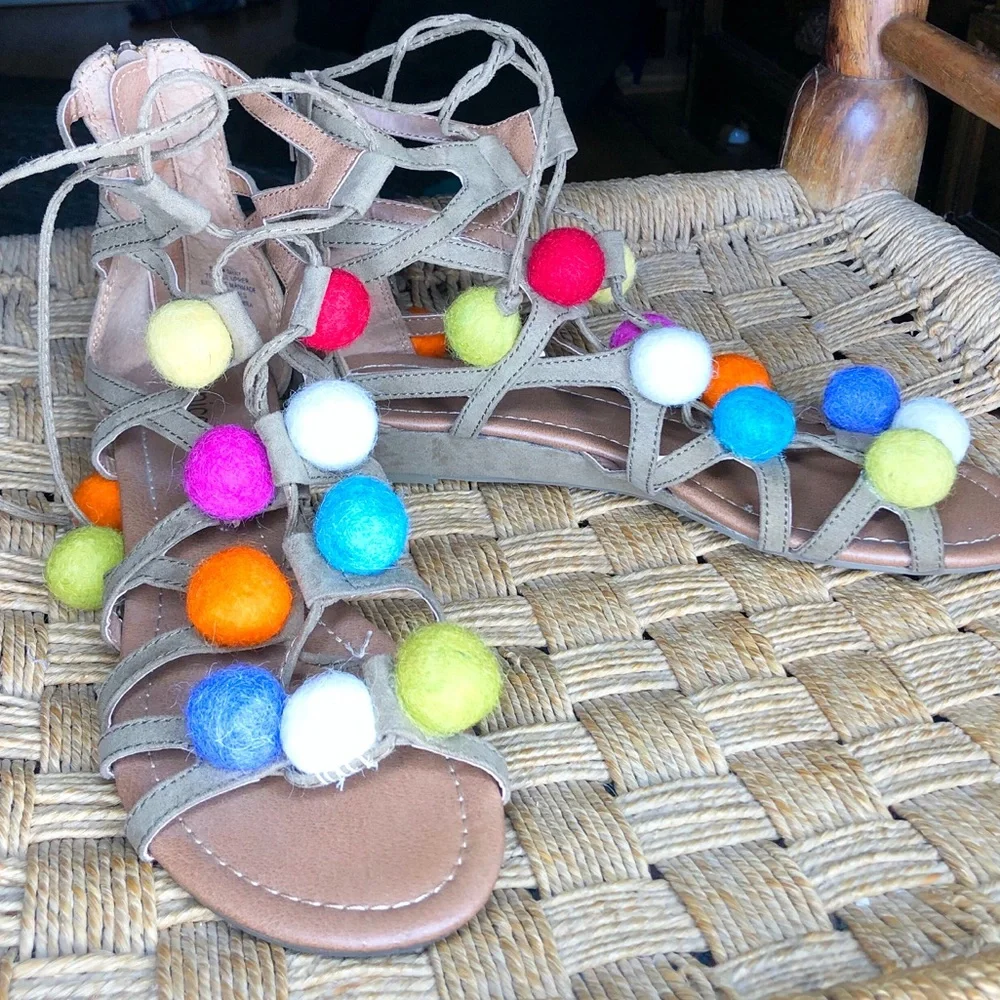 NICOLE pom pom sandals with zipper heel back 8.5 - Picture 3 of 6